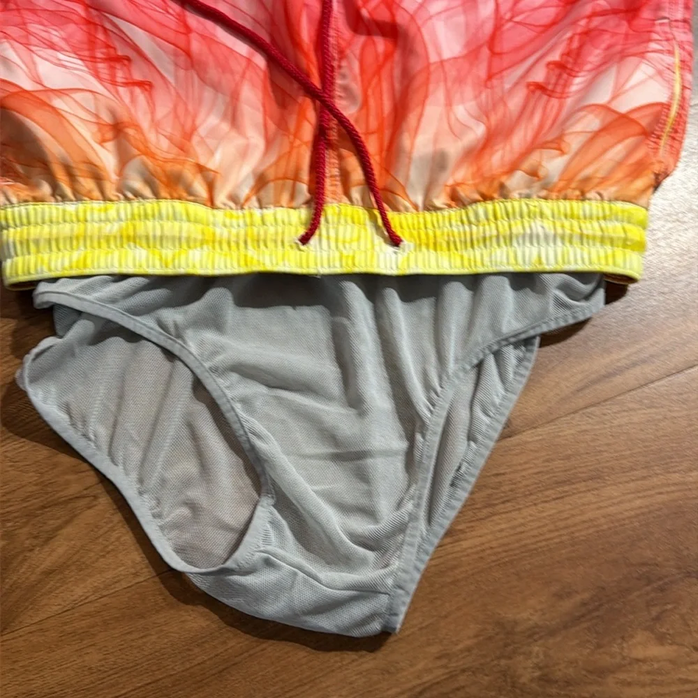 Le Club Men XL Swirl Vibrant Multicolor Swim‎ Trunks Lined Mesh Waist Tie